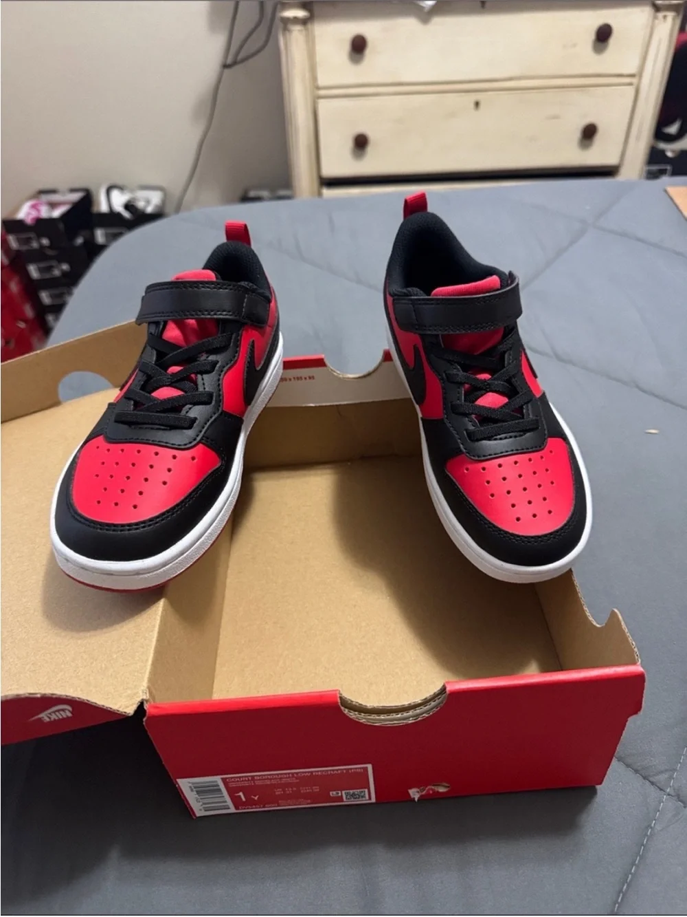 Nike Kids Black & Red Low-Top Sneakers with Velcro Strap